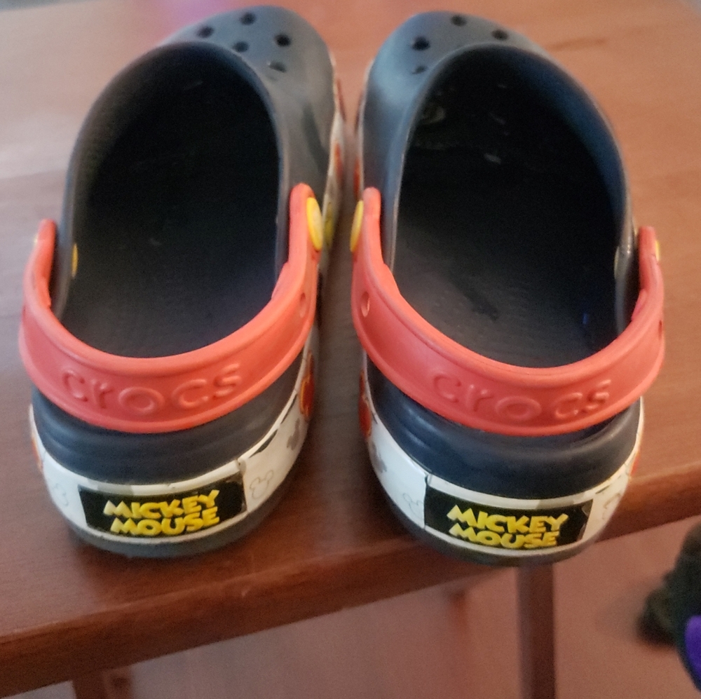 Mickey Crocs J2 - Picture 3 of 5